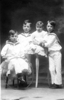 1913-Mars-C-Bruxelles-Elie-Walram-Hugues-et-Serge-de-Borchgrave